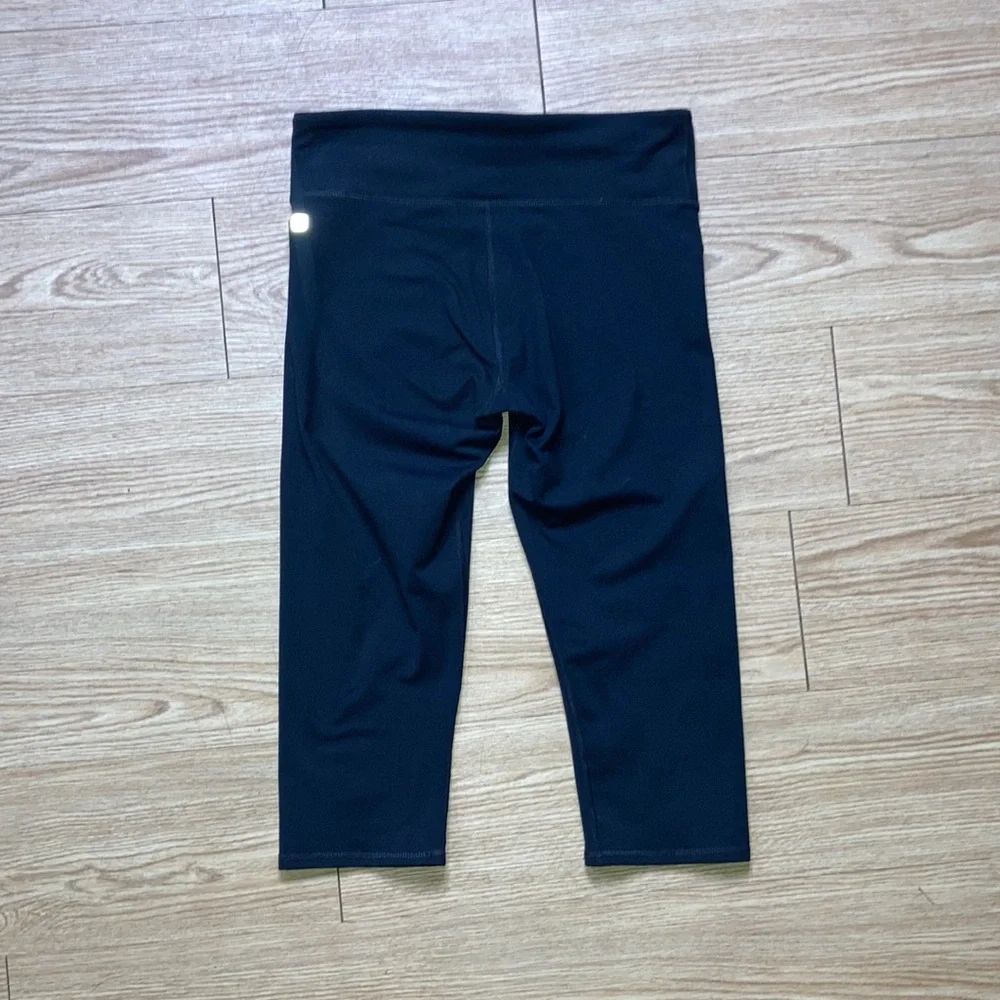 Fabletics Capri legging - Picture 5 of 9